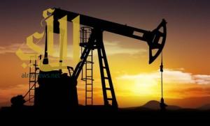 زيادة مفاجئة في مخزونات الخام تطيح بأسعار النفط 3%