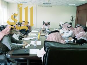 المدير العام لفرع وزارة الشؤون الإسلامية بعسير يجتمع بمدراء الإدارت الداخلية بالفرع