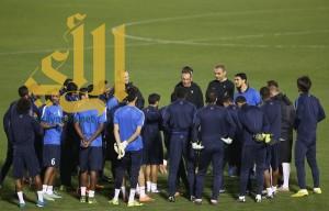 الهلال يفتح ملف باختاكور.. ودونيس يركز على العرضيات