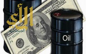انخفاض النفط مع صعود الدولار وزيادة مخزون الخام الأمريكي