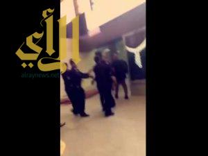 بالفيديو ..لاعب الأهلي عمر السومة يشتبك مع أحد رجال الأمن بمطار جدة