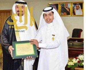 الأمير جلوي يكرم أبناء الشهداء من طلاب التعليم بمنطقة نجران