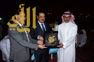 الكشافة اليمنية تمنح الدكتور عبدالله الفهد “وسام التميز”