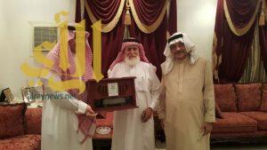 الدكتور الشلهوب يكرم رموز الإعلام السعودي