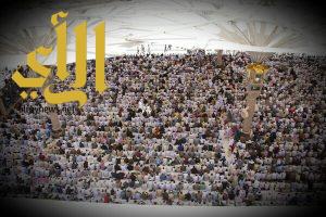 أكثر من نصف مليون يؤدون صلاة الجمعة في المسجد النبوي