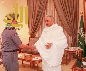الأمير خالد الفيصل يستقبل الكشافة ويُشيد بأعمالهم في خدمة الحجاج
