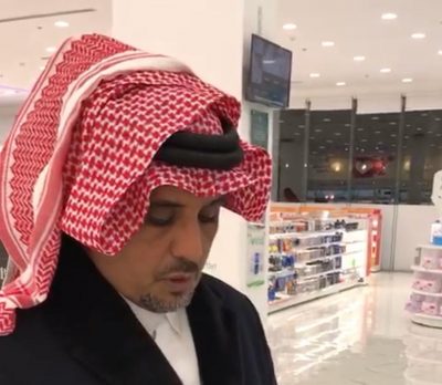 محافظ سراة عبيدة يتابع ميدانياً توفر المخزون واستقرار الأسعار