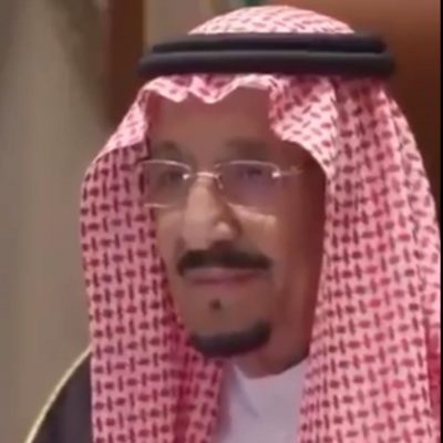 شاهد .. إبتسامة الملك سلمان تأسر قلوب الشعب