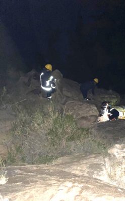 مدني #سراة_عبيدة يباشر حالة لسقوط شخص من مرتفع جبلي في وادي كَرار .