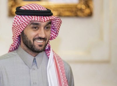 وزير الرياضة يوجه بالتحقيق في سوء أرضية ملعب الجوهرة في جدة