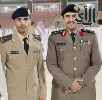 العقيد جبران آل خاطر يحتفل بتخرج ابنه الملازم “زيد”