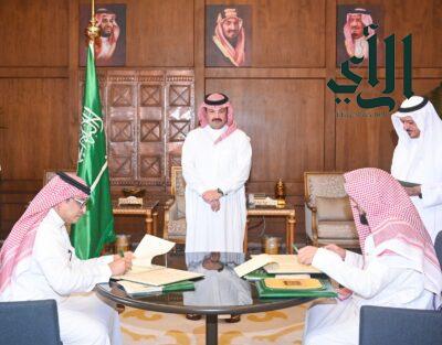 أمير عسير يشهد توقيع عددًا من اتفاقيات الشراكة المجتمعية بين جمعية البر بأبها وعدد من القطاعات
