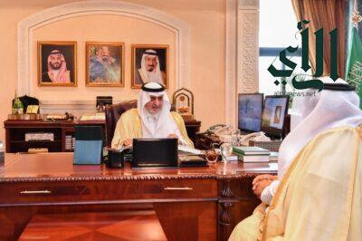 أمير تبوك يطلع على برامج وأنشطة جمعية الأمير فهد بن سلطان الخيرية الاجتماعية