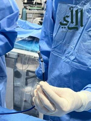 جراحة عاجلة لزراعة جهاز تنظيم ضربات قلب ينقذ حياة مريضة بـ #تبوك