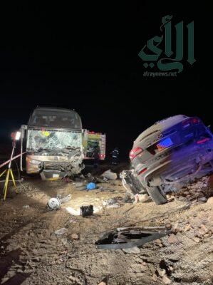 وفاة اثنين وإصابة 5 في حادث تصادم بين شاحنتين بالباحة