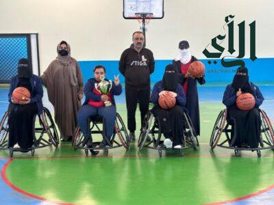 نادي ذوي الإعاقة بمنطقة عسير يختتم الأنشطة النظرية والعملية لتأهيل النساء في كرة السلة