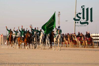 ترقيص الخيل ورمي الرمح والتقاط الأوتاد يمتعان زوار سفاري بقيق