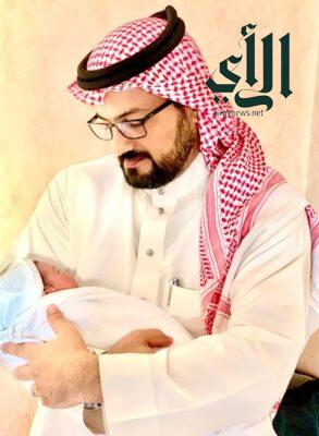 الإعلامي نزار العلي يرزق بمولوده الجديد “محمد”