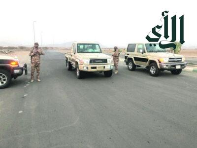 دوريات المجاهدين بمنطقة جازان تقبض على مواطن لنقله (13) مخالفاً لنظام أمن الحدود