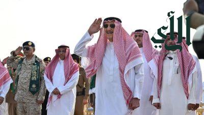 أمير جازان يشهد مع الأهالي العروض الجوية والعسكرية احتفاءً بيوم الوطن الـ93