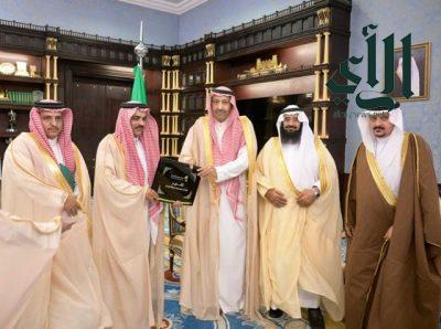 الأمير حسام بن سعود يستقبل رئيس وأعضاء مجلس إدارة ميدان فروسية منطقة الباحة