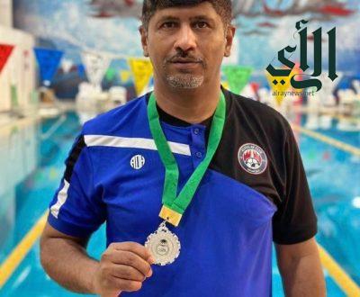 لاعب العدالة “فاضل عباس” وصيف بطولة سباحة الأساتذة