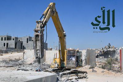 أمانة الشرقية: إزالة مصنع مهجور لتحسين المشهد الحضري بالظهران