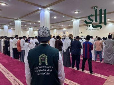 الشؤون الإسلامية تواصل تنظيم المصلين لصلاة الترويح بفتح أكثر من ١٠٠ فرصة خلال الأسبوع الماضي