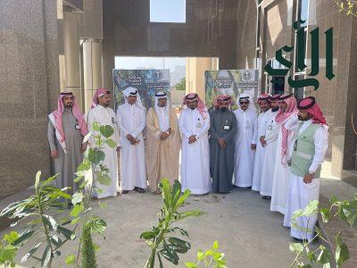 محافظ محافظة ثار يدشن مبادرة السعودية الخضراء