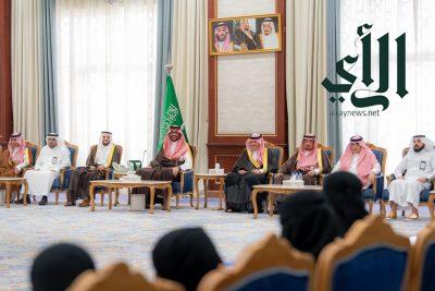 سمو نائب أمير المدينة المنورة يشارك موظفي الإمارة لقاء معايدة عيد الفطر المبارك
