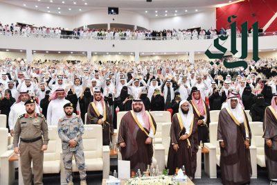 الأمير محمد بن عبدالعزيز يكرم أكثر من 1200 متفوق ومتفوقة بتعليم جازان