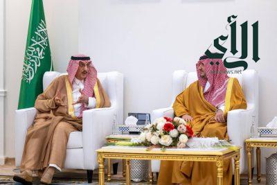الأمير عبدالعزيز بن سعود يلتقي أمير منطقة جازان ويطلع على المبادرات التنموية والتطويرية التي تشرف على تنفيذها الإمارة