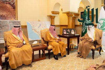 الأمير سعود بن مشعل يطلع على خطة  “الغذاء والدواء” لموسم حج 1445هـ