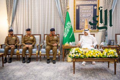 نائب أمير منطقة مكة المكرمة يستقبل عدداً من القيادات