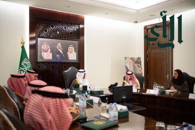 نائب أمير مكة يرأس اجتماع بحضور وزير السياحة لتعزيز وتطوير القطاع السياحي