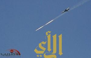 المرصد السوري: طائرة حربية تقصف مدينة الرقة