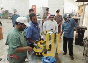 أمانة الرياض تغلق 74 محلا مخالفا وتستبعد 171 عاملا
