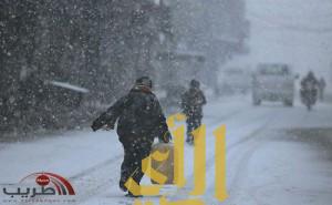 الثلوج تشل حركة الطرق في الأردن