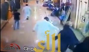 فيديو يظهر هلع متسوقي “مول” في جازان بسبب الهزات الأرضية