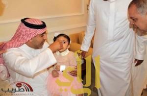 محافظ ينبع يشارك في الحملة الوطنية للتحصين ضد شلل الأطفال