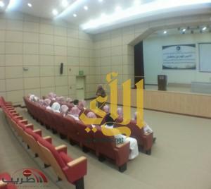 جامعة فهد بن سلطان تستقبل وفداً من طلاب ثانوية عثمان بن عفان