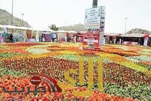سعوديات يسوقن منتجات الورد الطائفي عبر “وردات” الإلكتروني