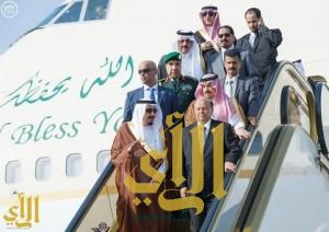 خادم الحرمين يصل الرياض يرافقه الرئيس اليمني