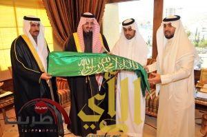 أمير عسير يدشن العلم السعودي الأضخم على مستوى المملكة
