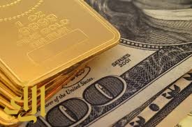 الذهب يتراجع مع ارتفاع الأسهم الأوروبية والدولار بعد بيانات قوية