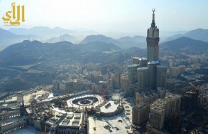 الطقس في مكة والمدينة والمشاعر: سماء صحو إلى غائمة جزئياً