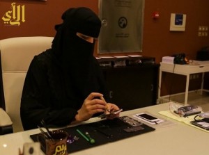 سعودية تُجري صيانة لـ 48 ألف نقّال خاص بالنساء