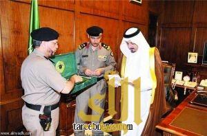 الأمير فيصل بن خالد يتسلم تقارير المرور وبرنامج «سلامتي»