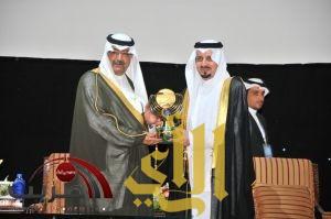 أمير عسير يكرم 48 فائزا في حفل جائزة ابها (مرفق صور)