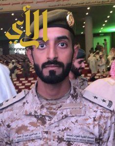 الدكتور عبدالعزيز آل جمعان يتخرج من كلية الأمير سلطان برتبة ملازم أول